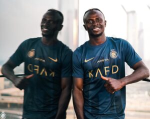 Read more about the article Sadio Mane joins Ronaldo at Al Nassr, to earn £650,000 weekly