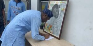 Read more about the article Lagos state deputy governor pays condolence visit to Mohbad’s mother (Video)