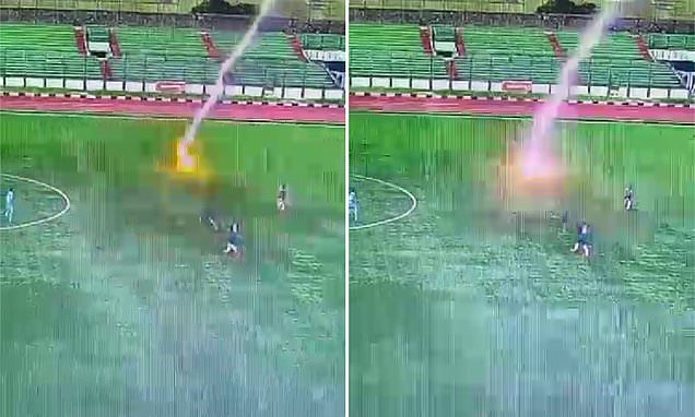 You are currently viewing Tragedy as lightning strikes and kills footballer during match